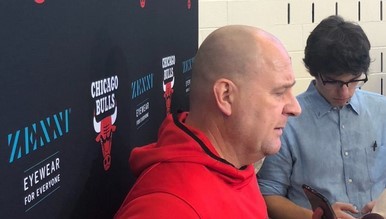 赛前,公牛主帅吉姆-博伊兰接受了记者的采访.