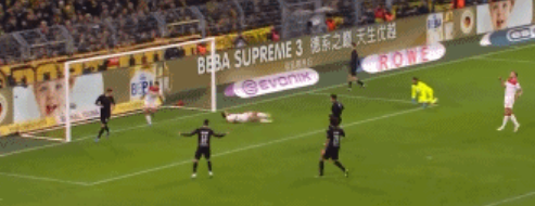 GIF：踢疯了！桑乔破门，多特蒙德5-0领先