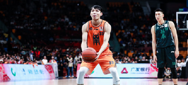 “端尿盆”罚球逗乐全场,吴前:大家喜欢我的创意吗