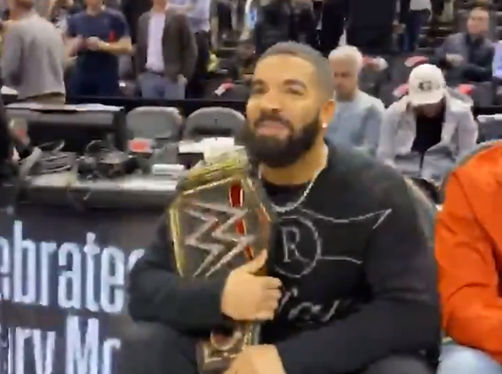 Drake披WWE腰带嘲讽小洛：我们不是奇才队，宝贝儿