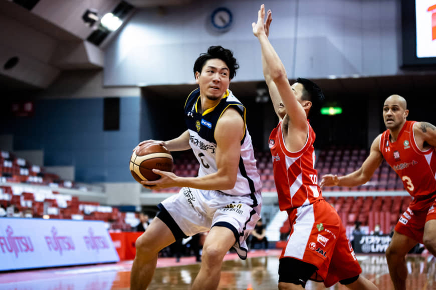日本男子篮球联赛在停赛四周后恢复空场比赛
