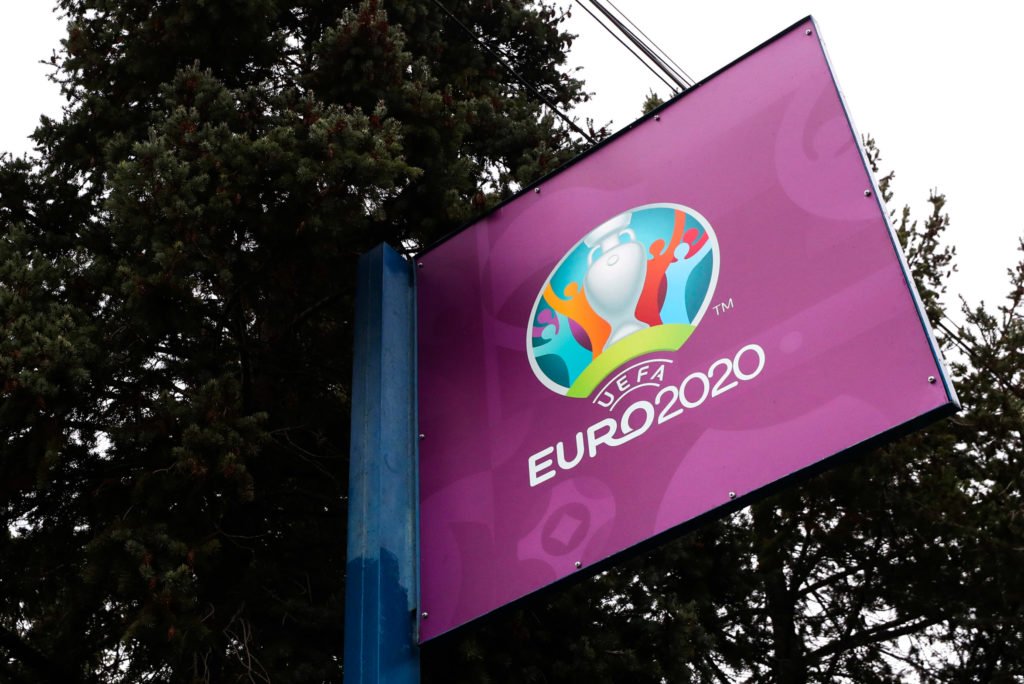 名记：欧洲杯将被推迟到2021年，周二公布