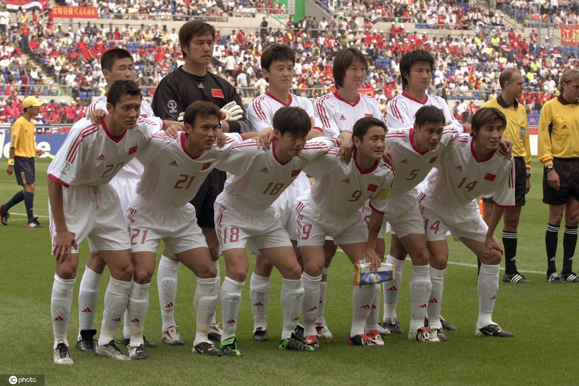 上次7月份高考是2002年，那年夏天国足登上世界杯舞台