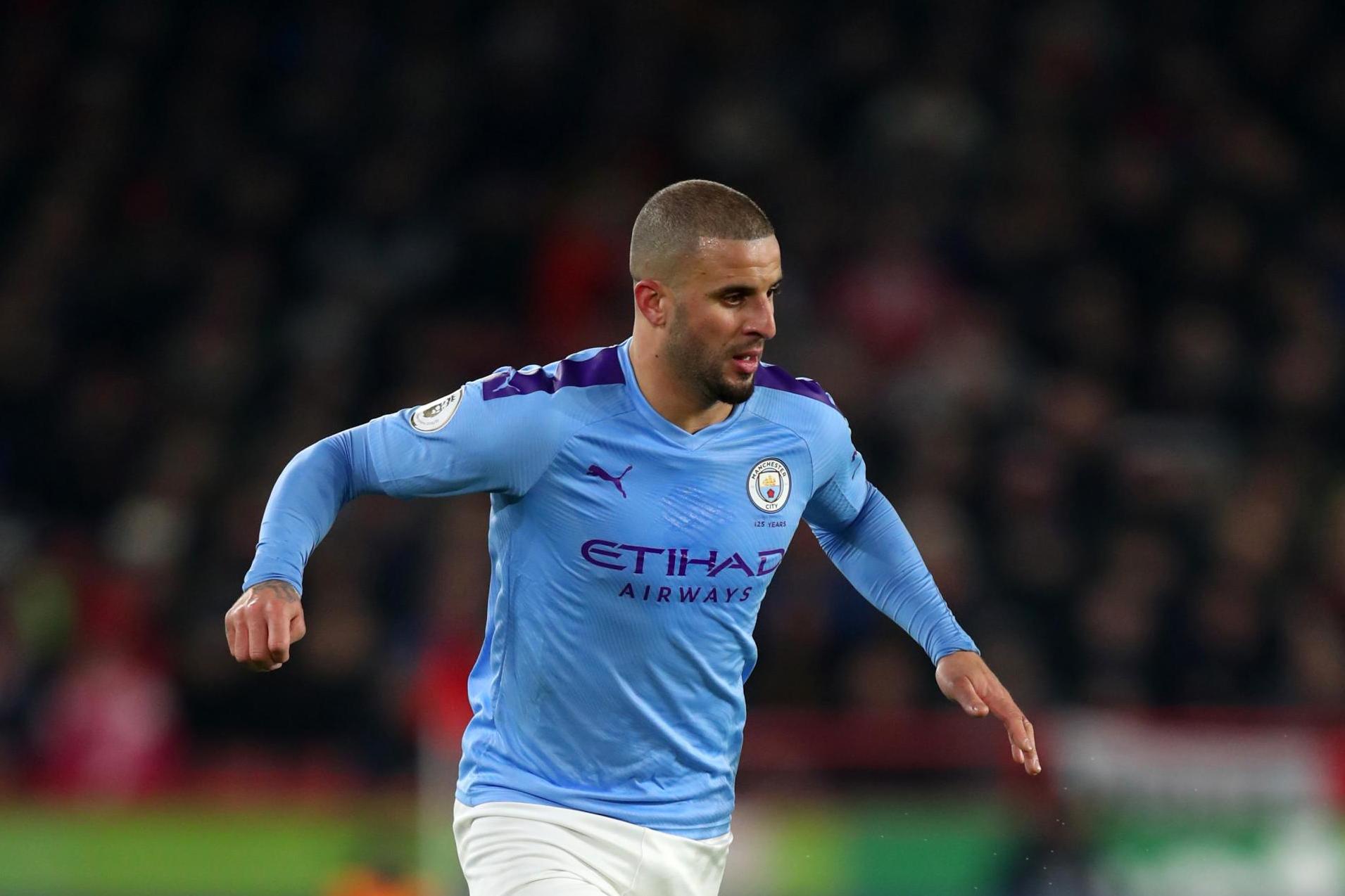 名宿沃克是个没脑子的球员应该被踢出俱乐部和国家队