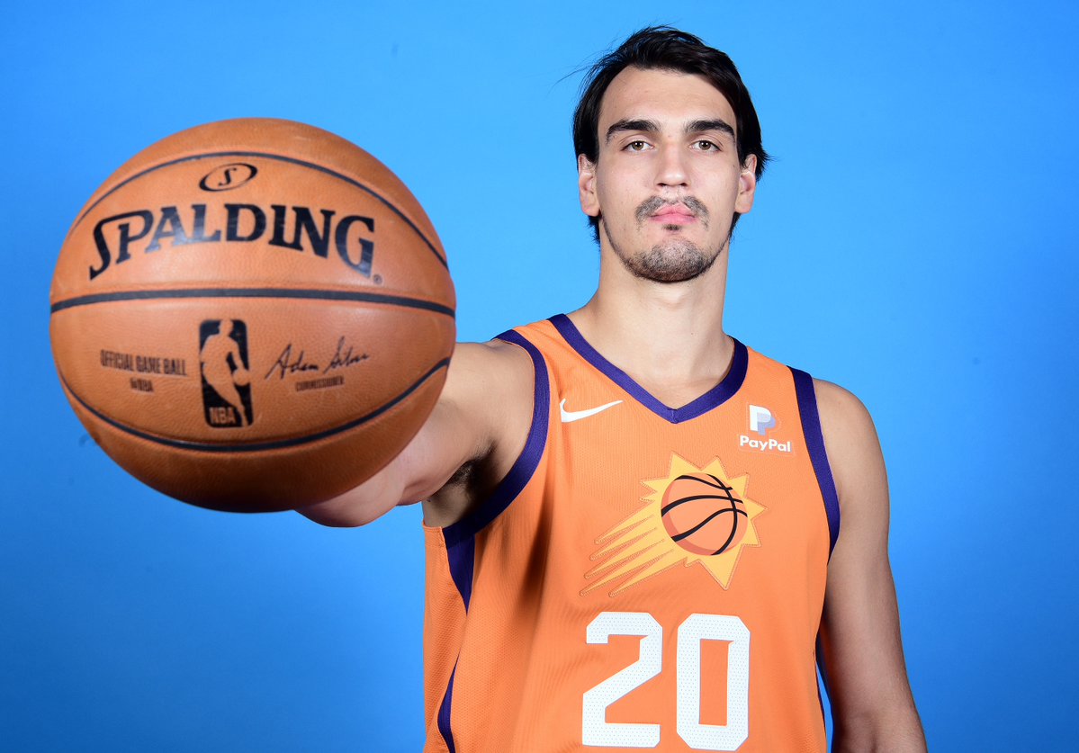 NBA官方推特祝太阳球员达里奥-沙里奇26岁生日快乐