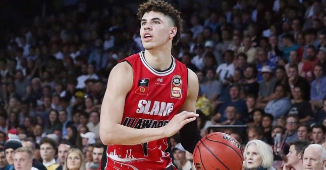 有球探认为拉梅洛-鲍尔投篮有问题并且不在乎防守