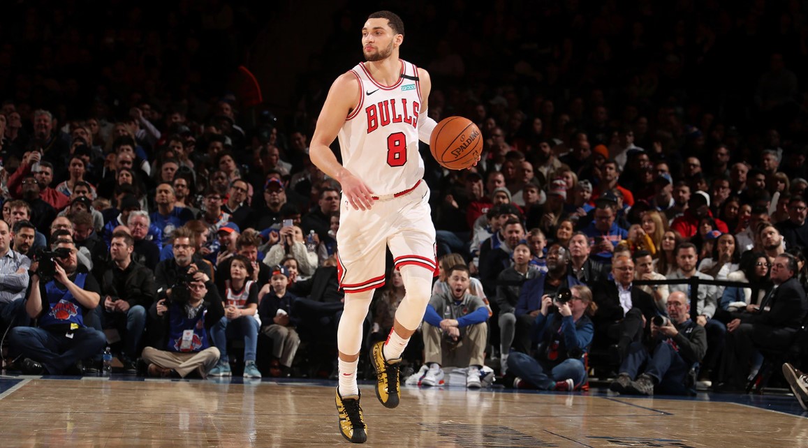 拉文为芝加哥2000多名医疗卫生中心工作人员送去食品