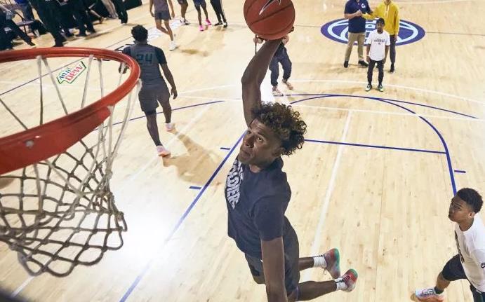 杰伦-格林继父：我们在考虑所有选择，没排除任何选项