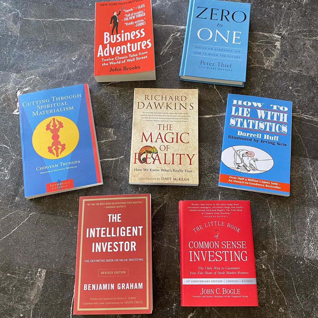 博览群书！米尔萨普Ins：我喜欢阅读，从书中摄取知识