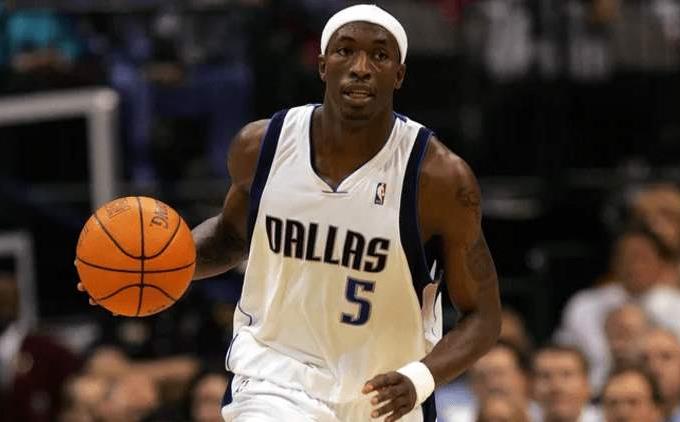 约什-霍华德：执教北德克萨斯大学像再次被独行侠选中