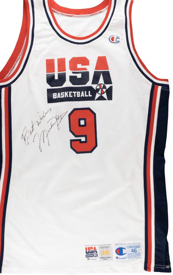 乔丹亲笔签名1992年梦之队球衣以216000美元价格成交