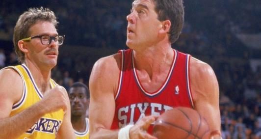 前NBA球员麦克-麦克纳玛纳因心脏病离世，享年60岁