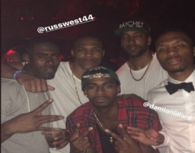 回忆杀！利拉德转发友人晒出的与他和威少合影的老照片