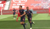 GIF：反超！戈雷茨卡弧顶劲射破门，拜仁2-1勒沃库森