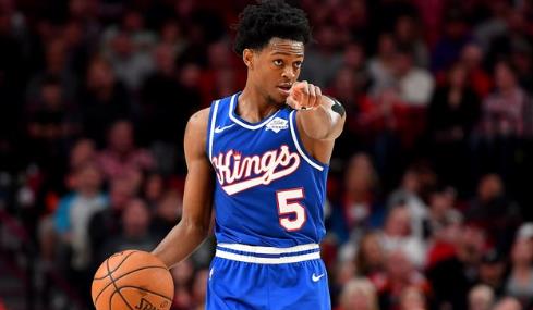 福克斯谈未来：我认为自己会在国王，我想留在这里