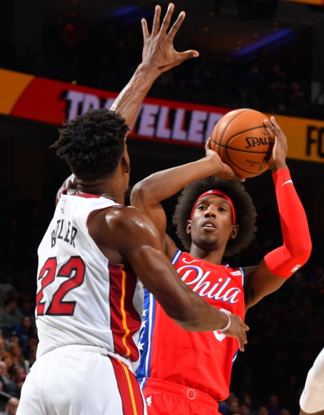 约什-理查德森：球队本赛季客场表现不佳是因为缺乏交流