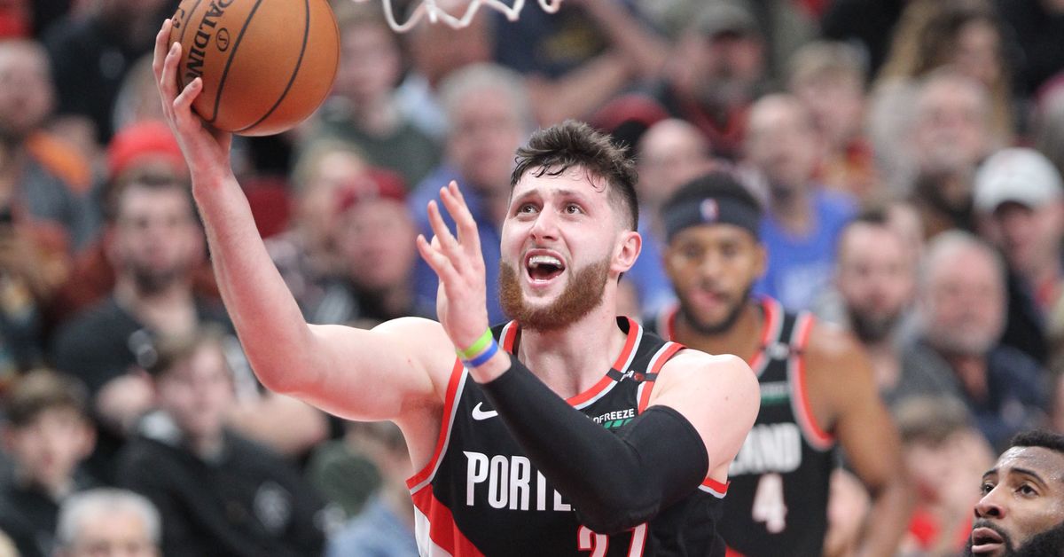 努尔基奇：场上近距离对抗场下不能乒乓球双打，有些奇怪