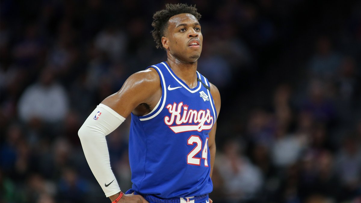 贾巴里-帕克和巴迪-希尔德抵达奥兰多并开始进行隔离