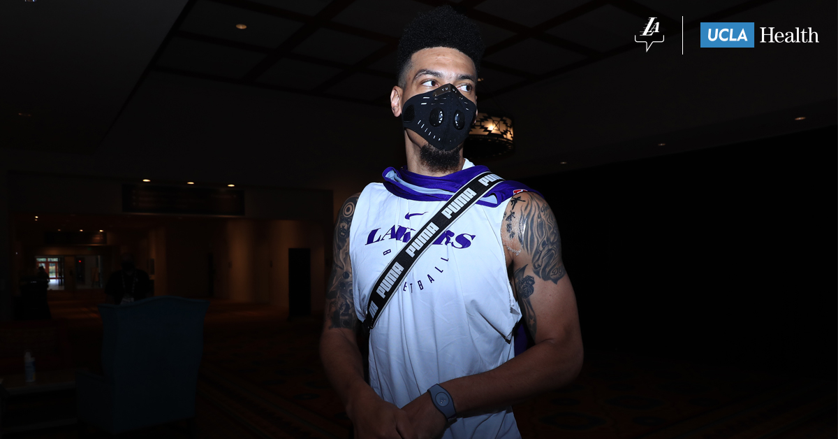 格林：不是很担心新冠，我们球员身体很好可以扛过去