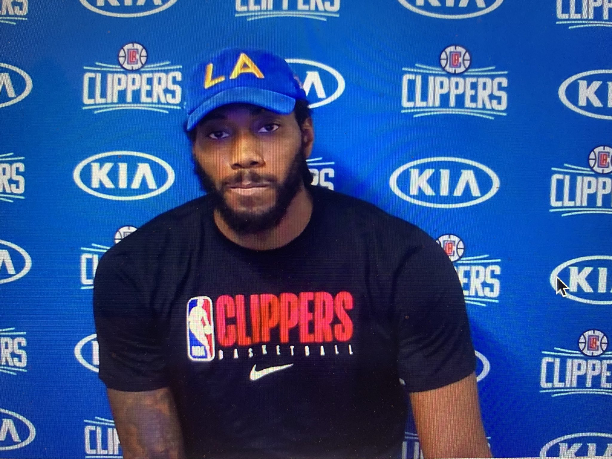 伦纳德：有两人检测阳性并不意外，我们只能保持乐观