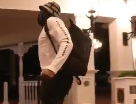 到了！詹姆斯-哈登已经抵达奥兰多