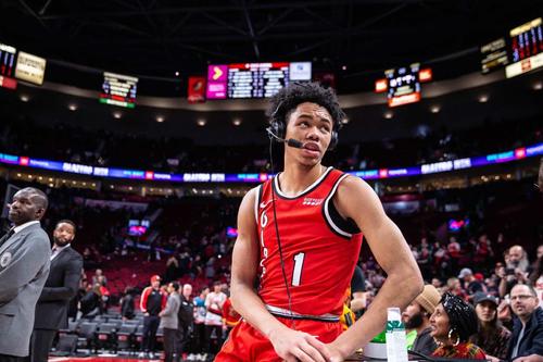 安芬尼-西蒙斯谈“告密热线”：我不会告发任何人