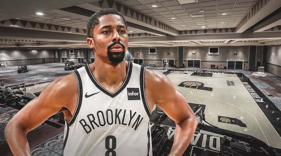 丁威迪给球员打趣提建议：不要越过红线，不要飞到洛杉矶