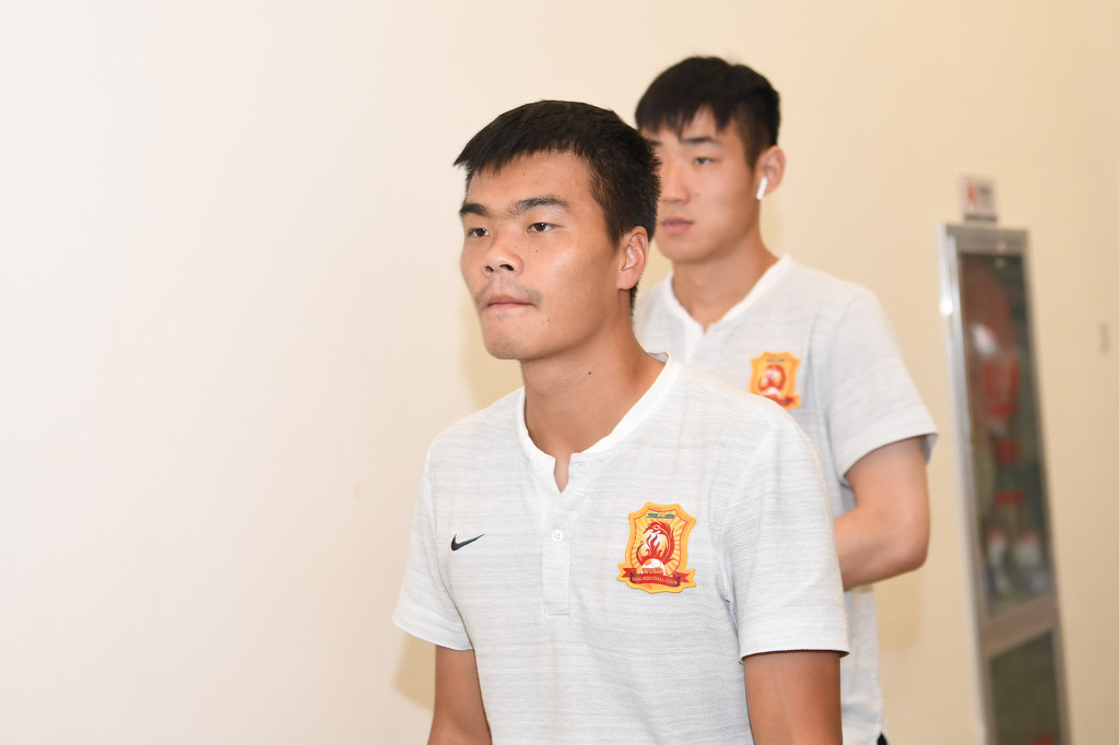 记者：聂傲双已签约深足，本赛季将租借武汉三镇踢中乙