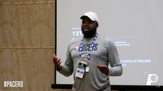 麦克米兰演讲：我们要了解美国正在发生的事，努力改变