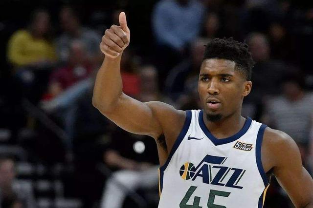 米切尔：目标成为一名更好的传球手，努力给球队带来帮助