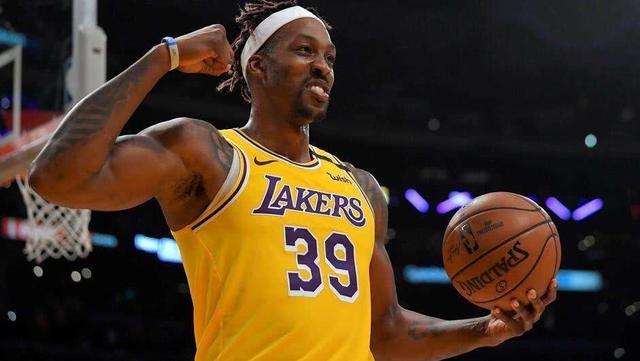 霍华德谈恩比德：那家伙喜欢假摔骗犯规，我恨不得掐死他