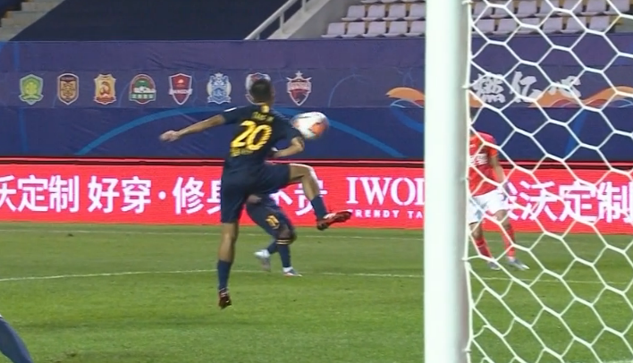 GIF：VAR认定唐淼手球塔利斯卡点球命中，恒大4-0富力