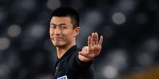 记者：今晚八点富力vs恒大比赛，傅明主哨