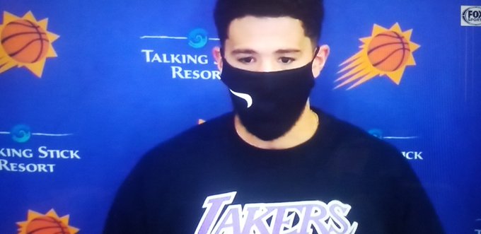 布克赛后穿科比球衣接受采访:每天想到他两三次
