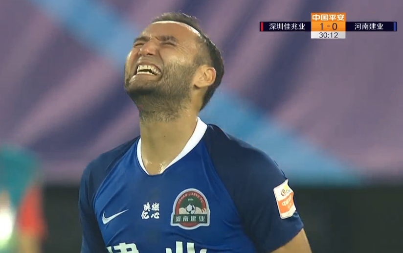 GIF：阿布都外力劲射中框，杨阔补射高出！建业错失良机