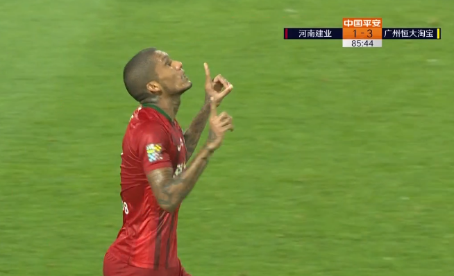 GIF：卡兰加禁区内捅射破门扳回一球，建业1-3恒大