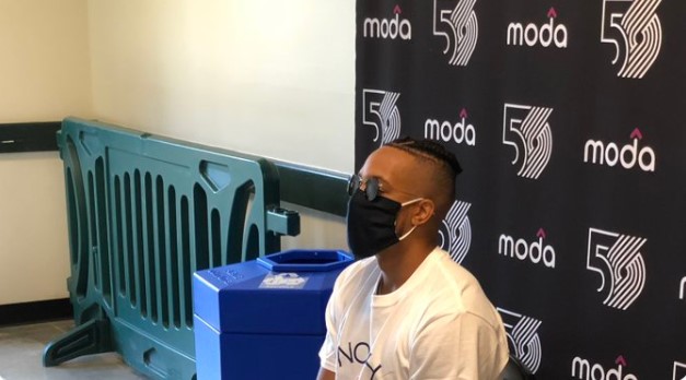 CJ：我没说他们防不住我，我说的是他们TMD防不住我