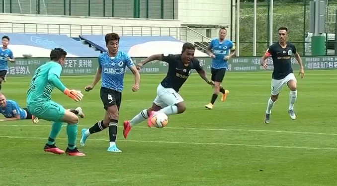 GIF：雷鸟造点扎哈维命中，大连人0-1富力