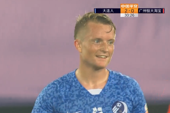 GIF：拉尔森破门再下一城！大连人2-0恒大