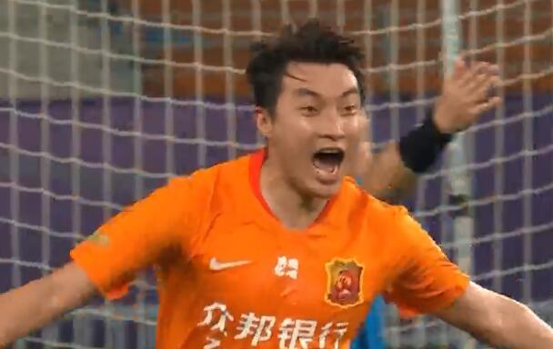 GIF：反超比分！廖均健转身抽射破门，卓尔2-1泰达