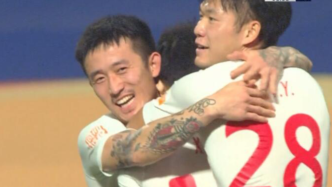 GIF：普雷西亚多助攻徐洋推空门得手，深圳2-0富力