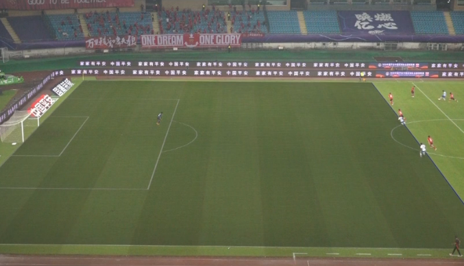 GIF：阿奇姆彭单刀赴会破门，越位在先无效！