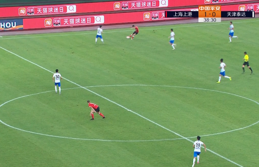 GIF：阿瑙又越位了，奥斯卡助攻阿瑙进球被判无效