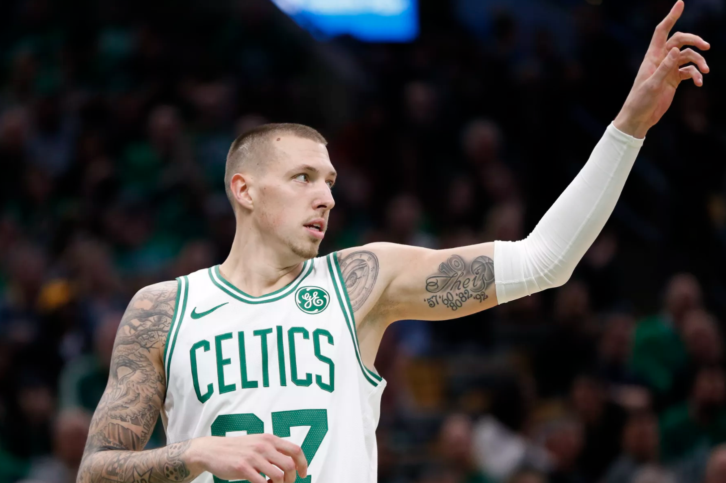 泰斯谈球队防守：总的来说很出色，但要提升转换时的防守