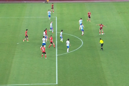 GIF：这次不越位！艾哈直传助攻胡尔克破门，上港2-0泰达