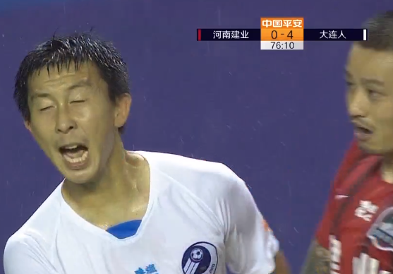 GIF：宋博轩顶牛崔明安，傅明迅速斡旋化解冲突