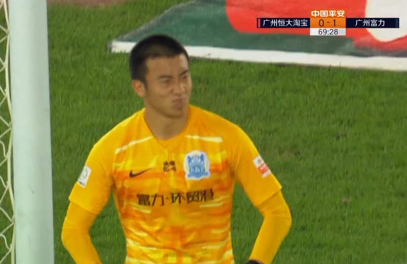 GIF：又是你，韩佳奇2分钟内2次极限神扑拒绝恒大攻门