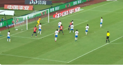 GIF：duang！duang！重庆当代2分钟2次击中门框
