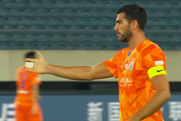 GIF：禁区混战佩莱得球抽射破门，鲁能1-0申花