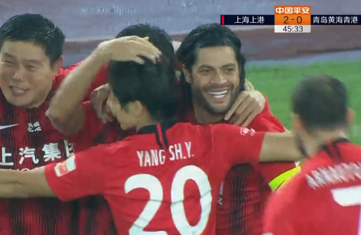 GIF：王燊超精准传中助攻胡尔克头球破门，上港2-0黄海